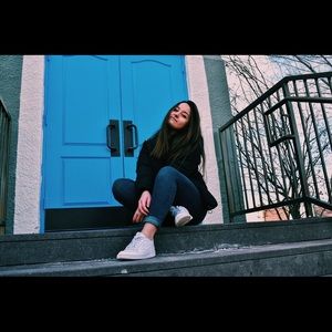 Meet your Posher, Ana